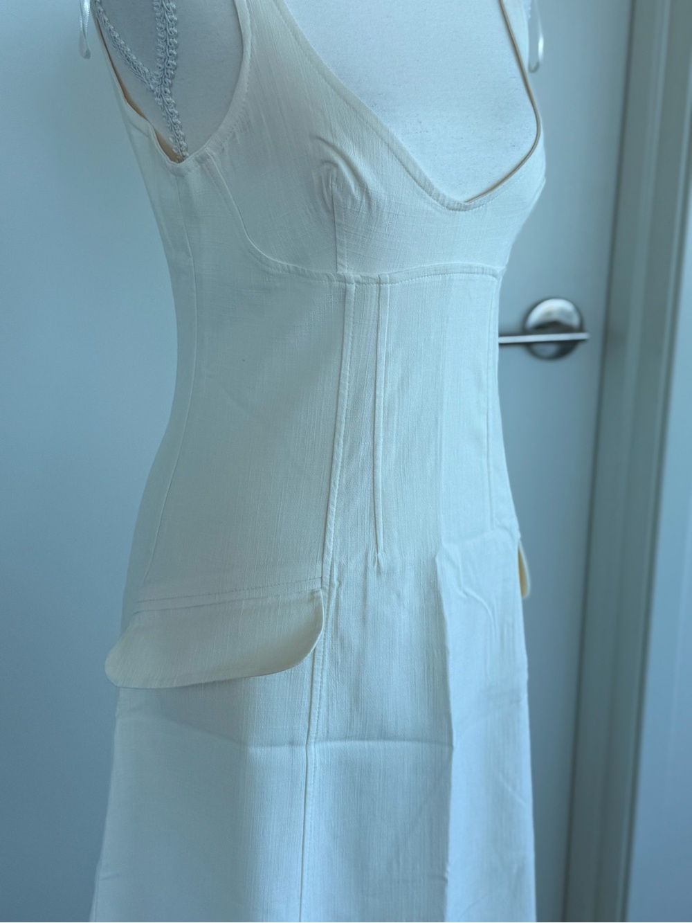 Classic Ivory Sleeveless Midi Dress - Picture 6 of 9